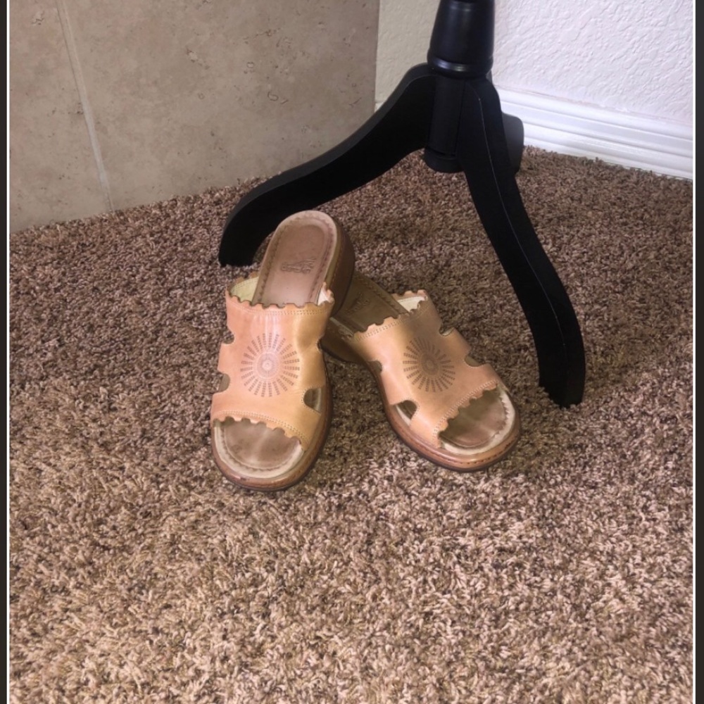 Dansko Eve Tan Leather Aztec Sun Scalloped Slide Sandals